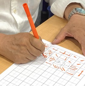 書道指導の様子